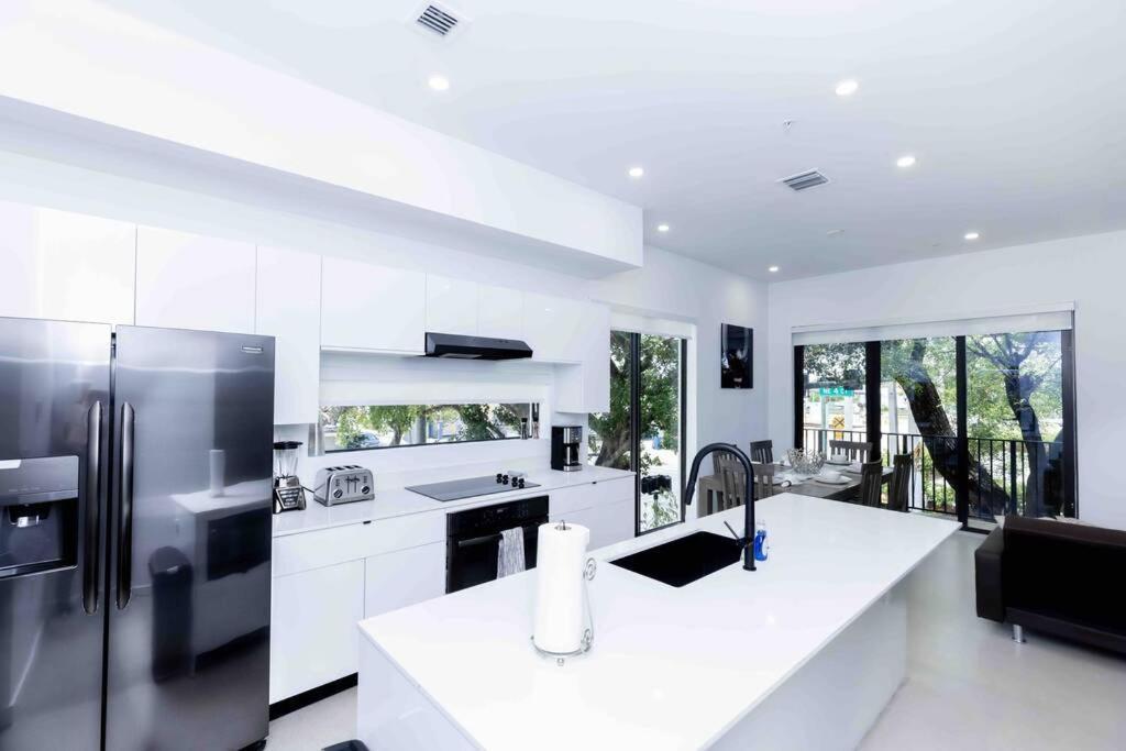 Huge 4 Bedroom Townhouse W/ Private Rooftop & Bbq Miami Exterior photo
